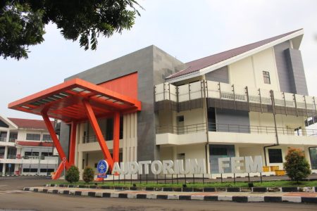 Auditorium_FEM_tampak_luar